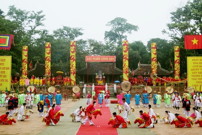 Lễ hội Lam Kinh tổ chức hàng năm để tưởng nhớ vị vua Lê Thái Tổ