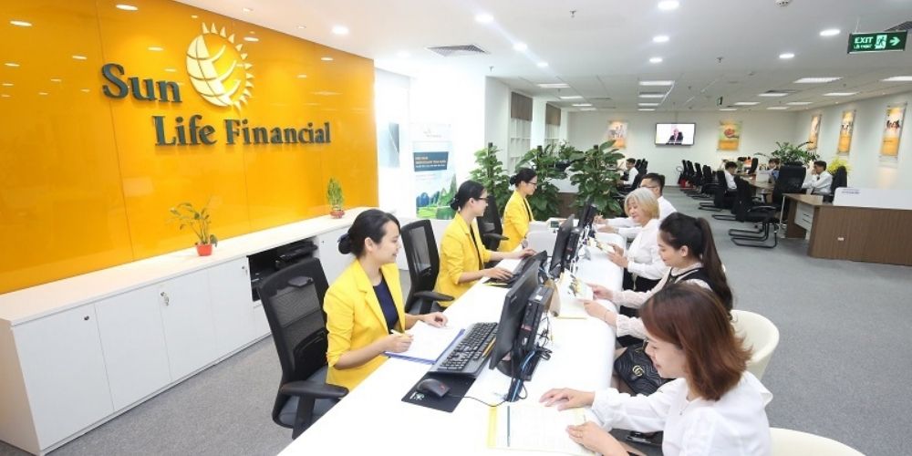 AIA Việt Nam và Sun Life Việt Nam