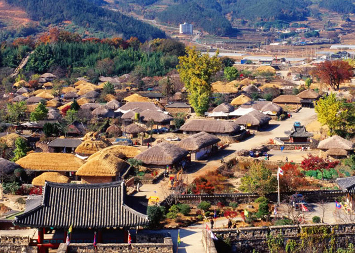 Làng Văn hóa Dân gian Jeju là một nơi mang đến sự thanh bình, yên tĩnh cho khách du lịch