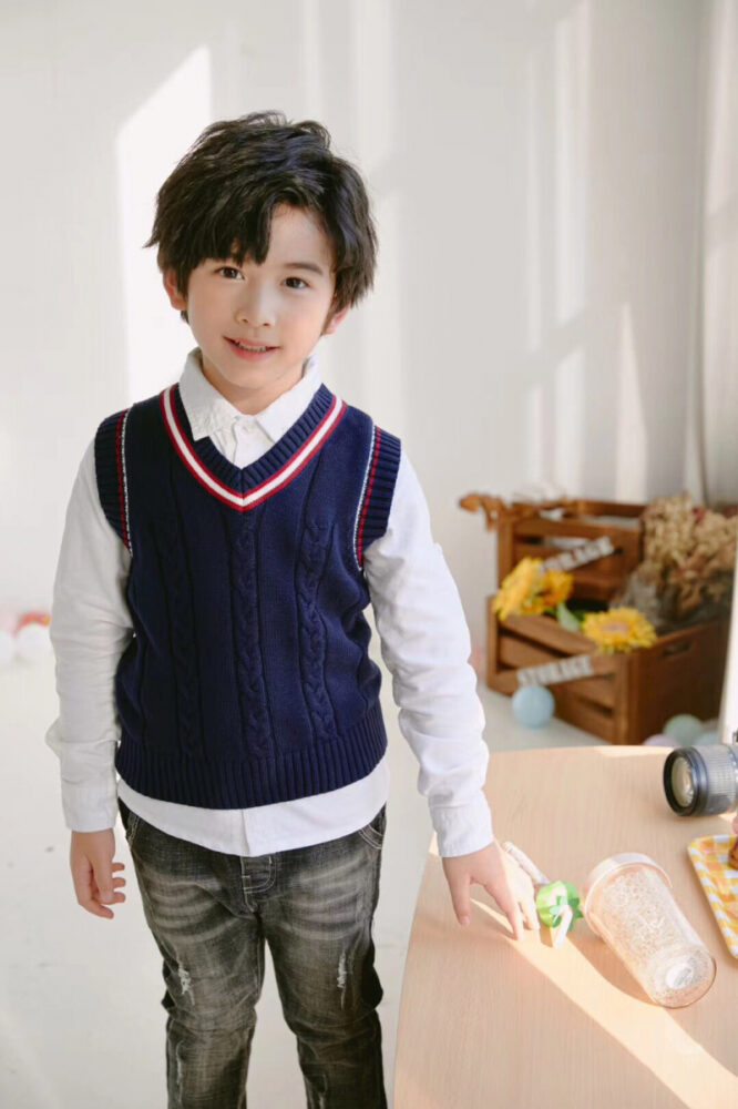 Chọn quần áo bé trai 5 tuổi phong cách lịch lãm
