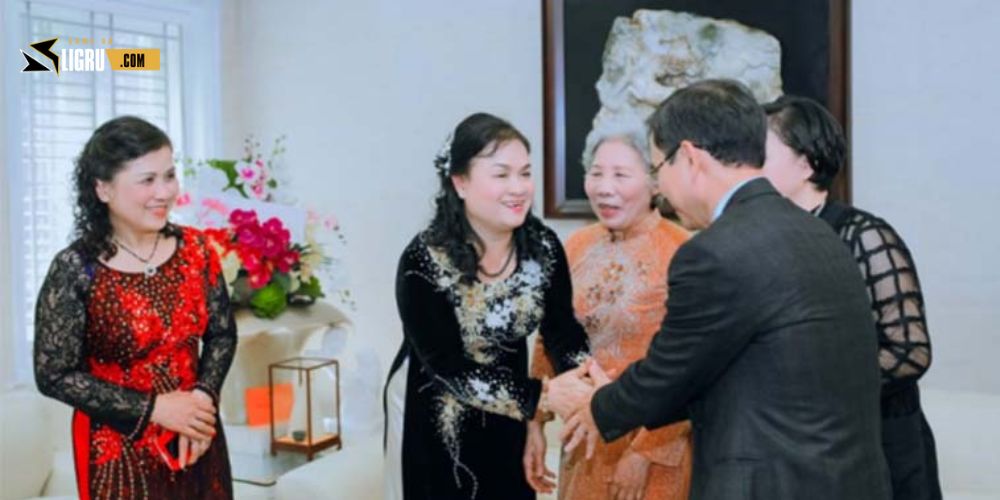 Cách nói chuyện với thông gia lần đầu gặp mặt qua lời hỏi thăm